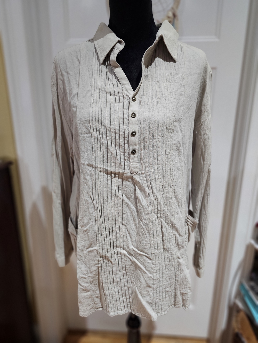 Women's Light Sage Pintuck Tunic Top